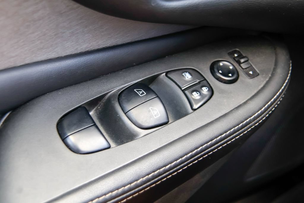 Used 2024 Nissan Murano SV FWD image 16
