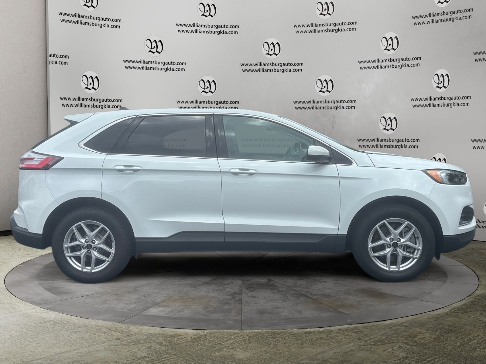 Used 2024 Ford Edge SEL AWD/4WD image 6