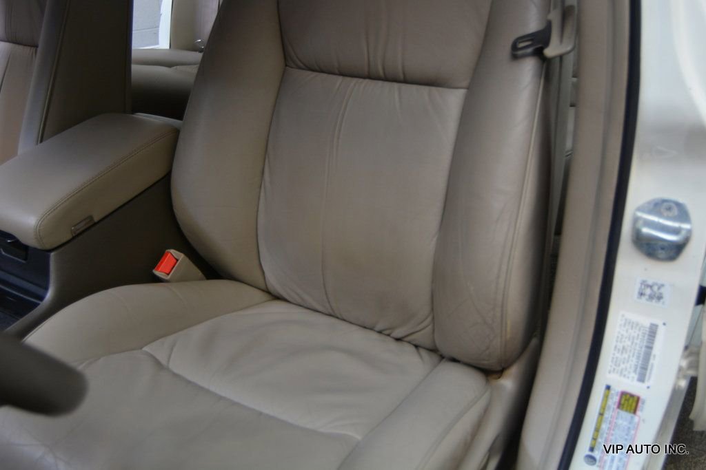 Used 2004 Acura RL image 15