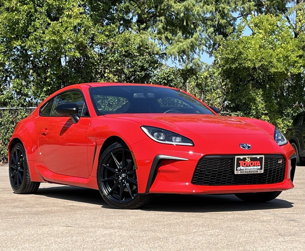Used 2025 Toyota GR86 Premium RWD image 2
