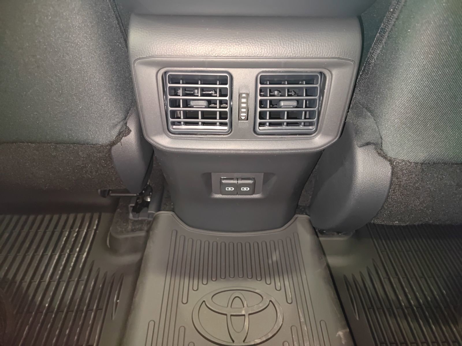 New 2025 Toyota RAV4 XLE w/ Convenience Package image 32