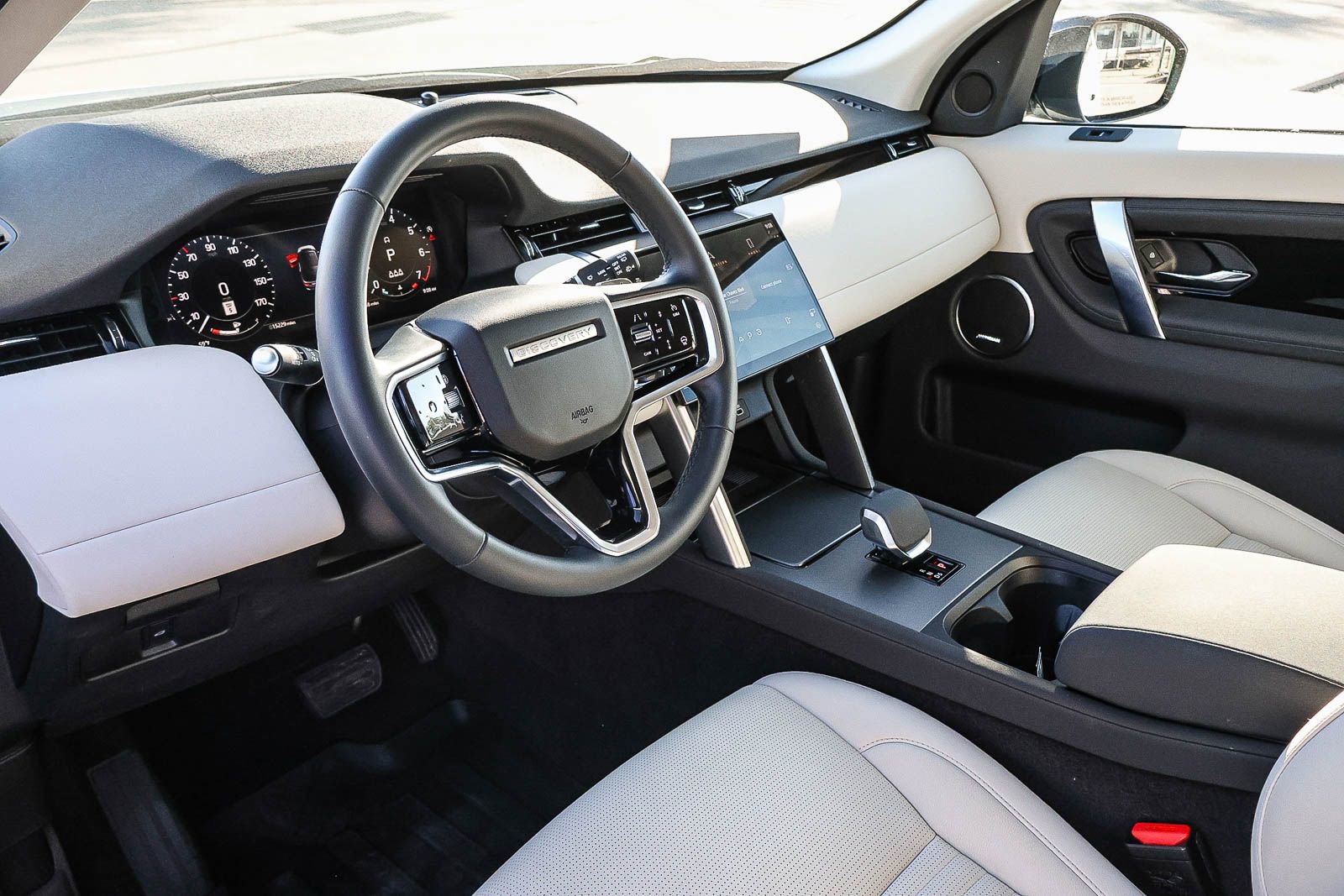 Certified 2025 Land Rover Discovery Sport S AWD/4WD image 30