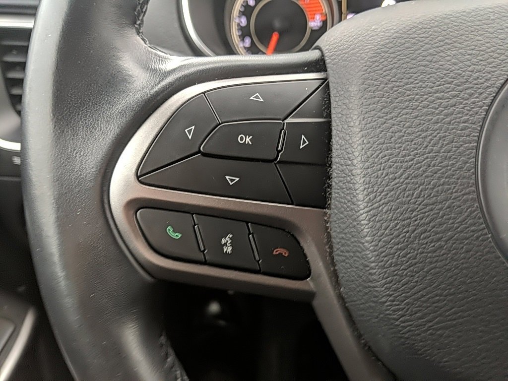 Used 2019 Jeep Cherokee Latitude Plus w/ Trailer Tow Group image 13