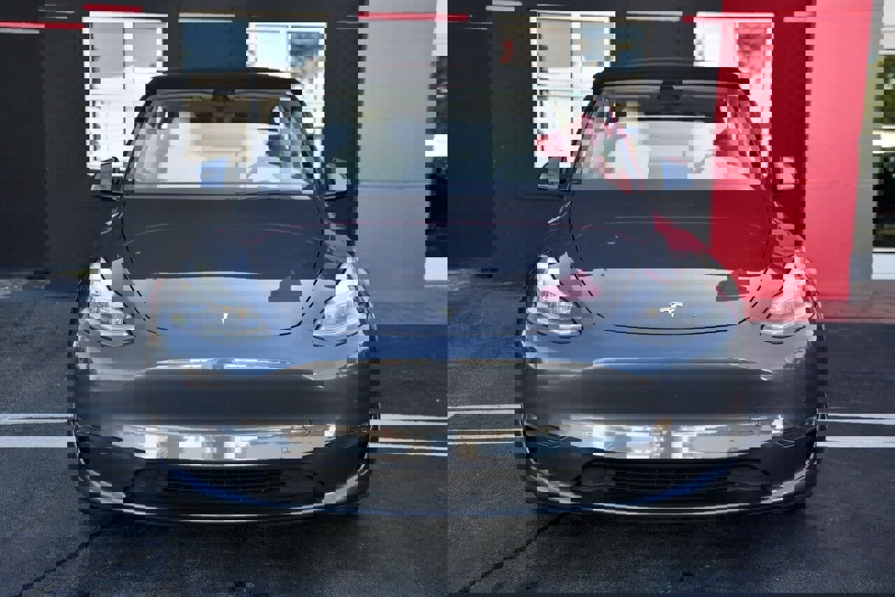 Used 2021 Tesla Model Y Long Range image 2