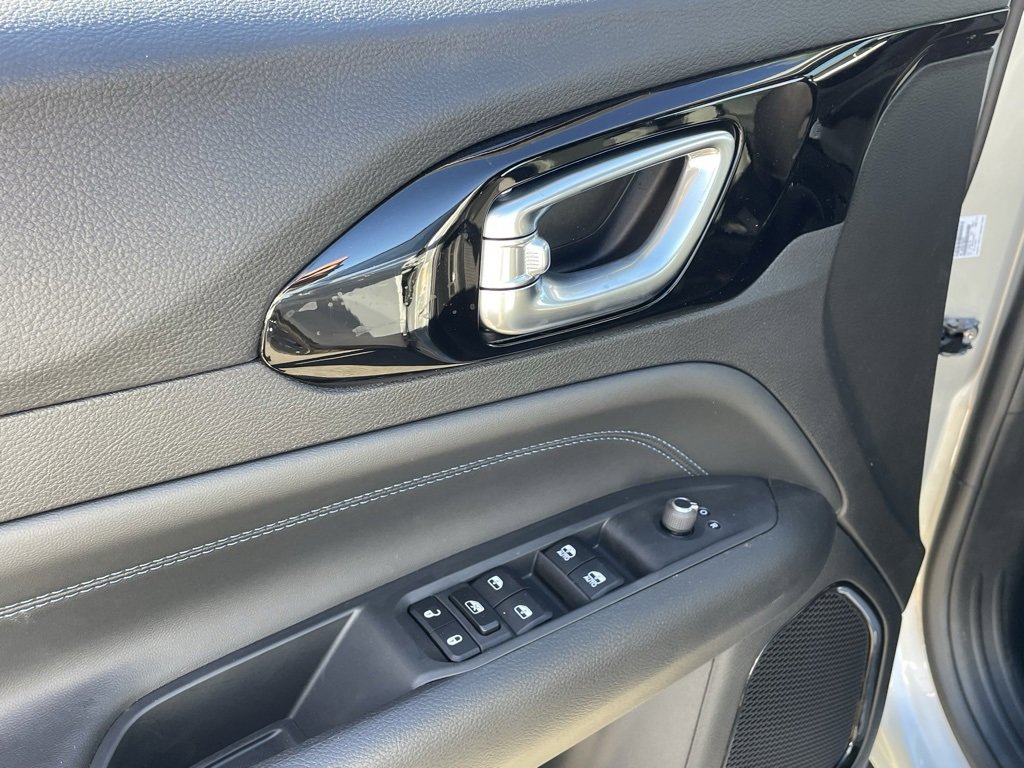 New 2026 Jeep Compass Latitude image 14