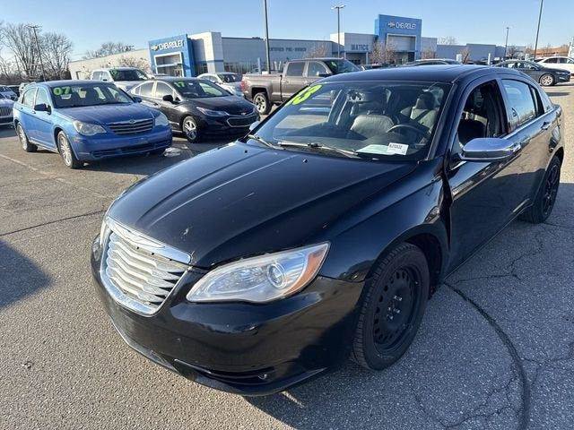 Used 2013 Chrysler 200 Limited w/ Sun & Sound Pkg FWD image 6