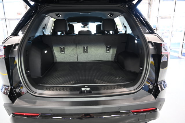 New 2027 Chevrolet Equinox RS w/ LPO, Floor Liner Package FWD image 28