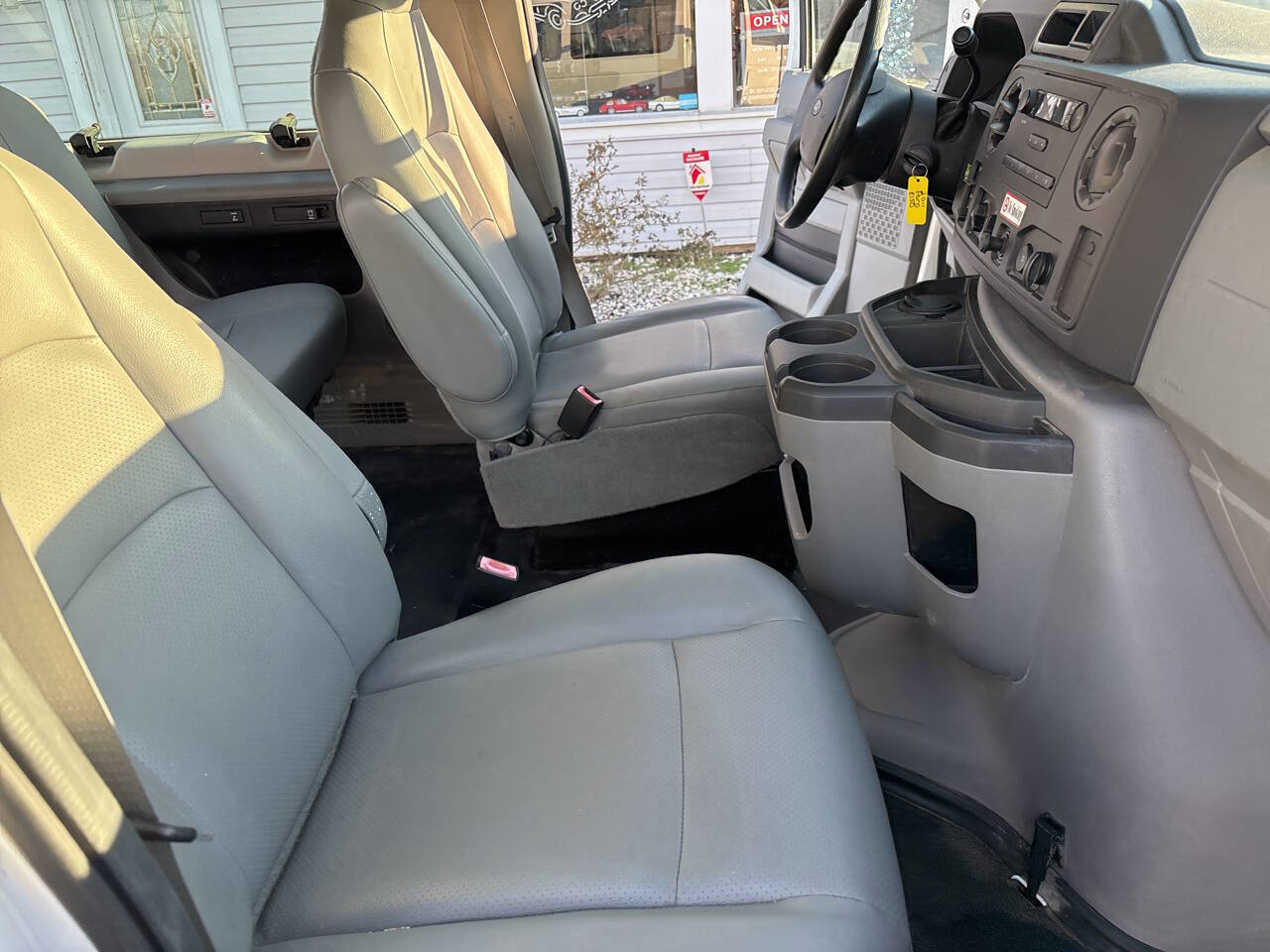 Used 2011 Ford E-150 and Econoline 150 Wagon w/ PWR Windows & Locks Group image 19