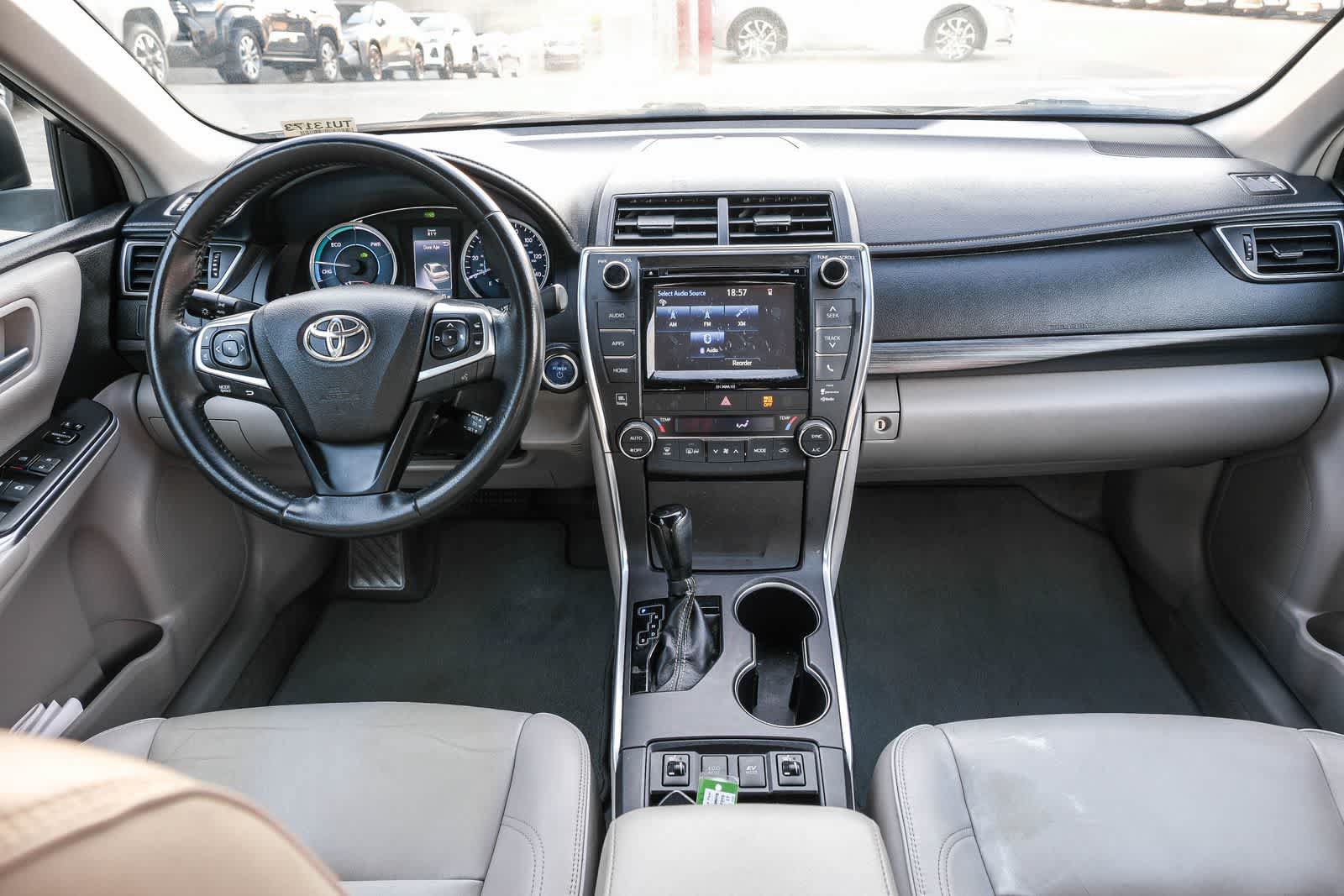 Used 2017 Toyota Camry XLE w/ Moonroof Package FWD image 13