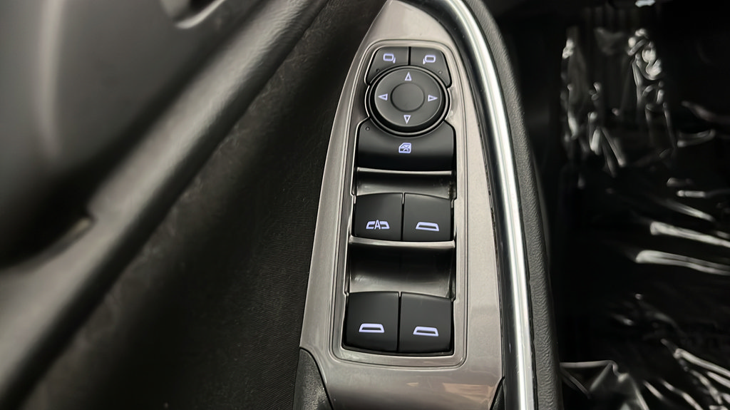 Used 2022 Chevrolet Malibu LT FWD image 29