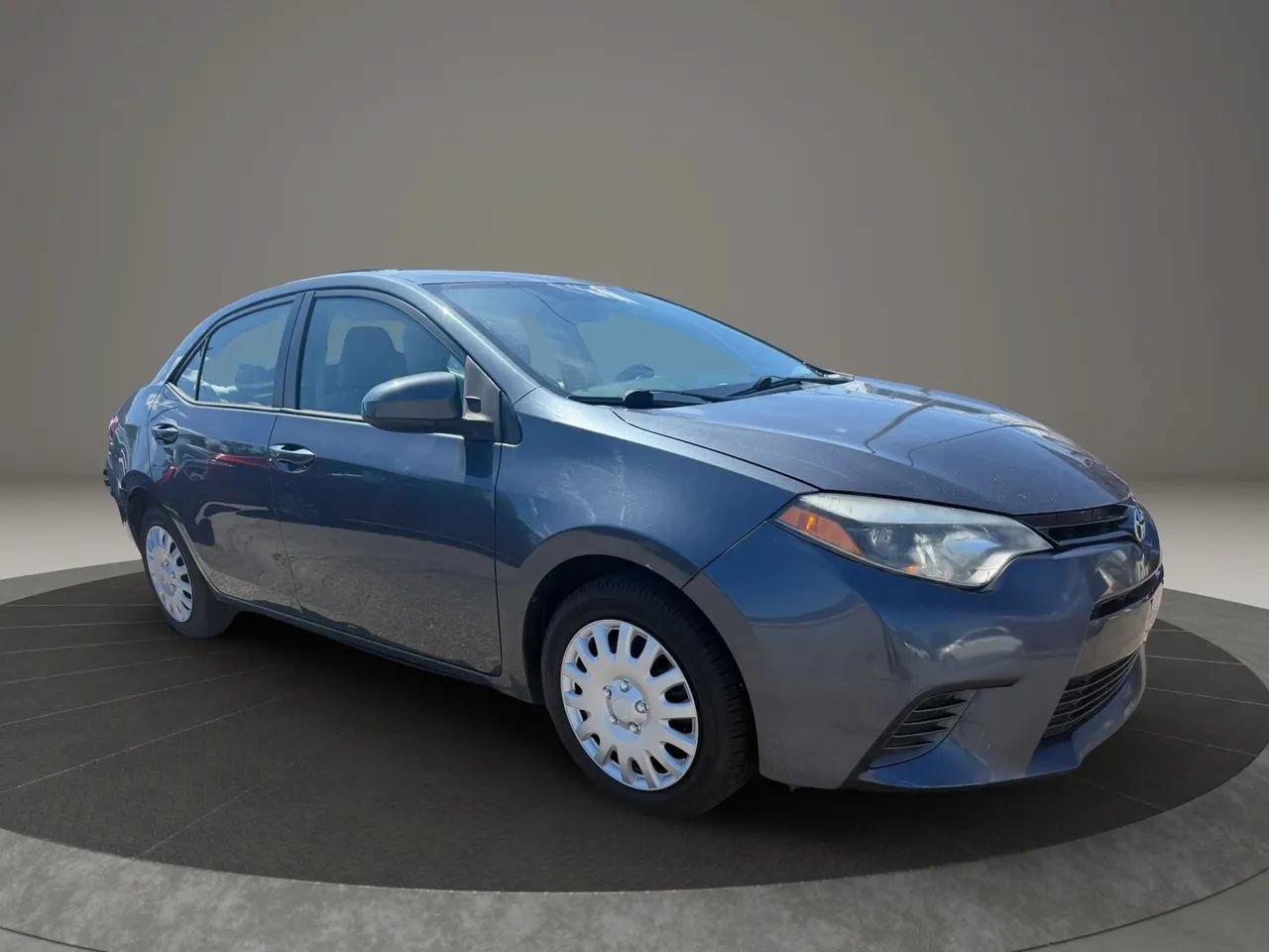 Used 2016 Toyota Corolla LE FWD image 3