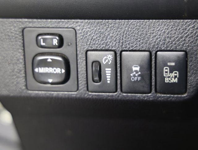 Used 2015 Toyota RAV4 Limited image 12