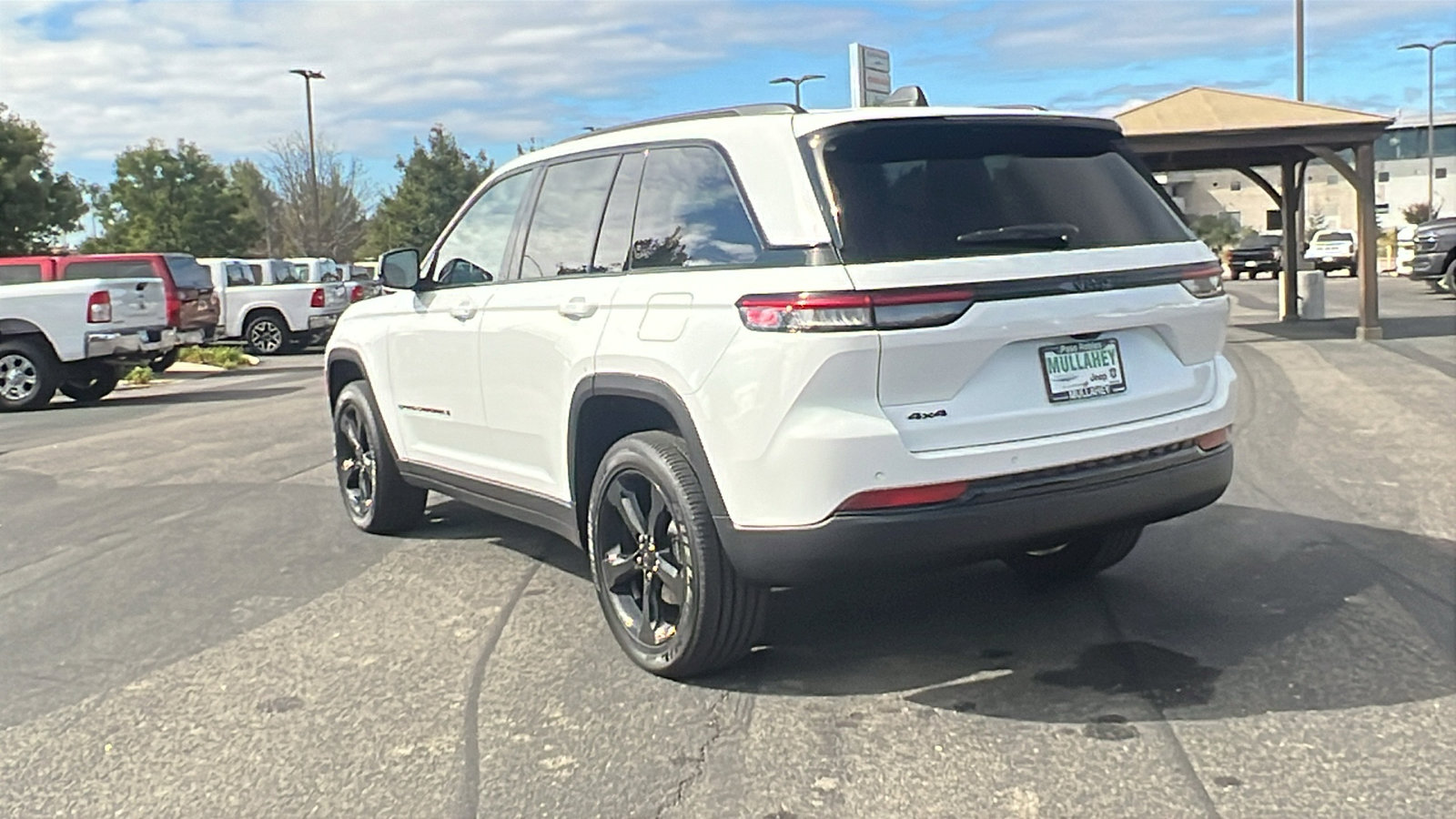 New 2025 Jeep Grand Cherokee Altitude image 5