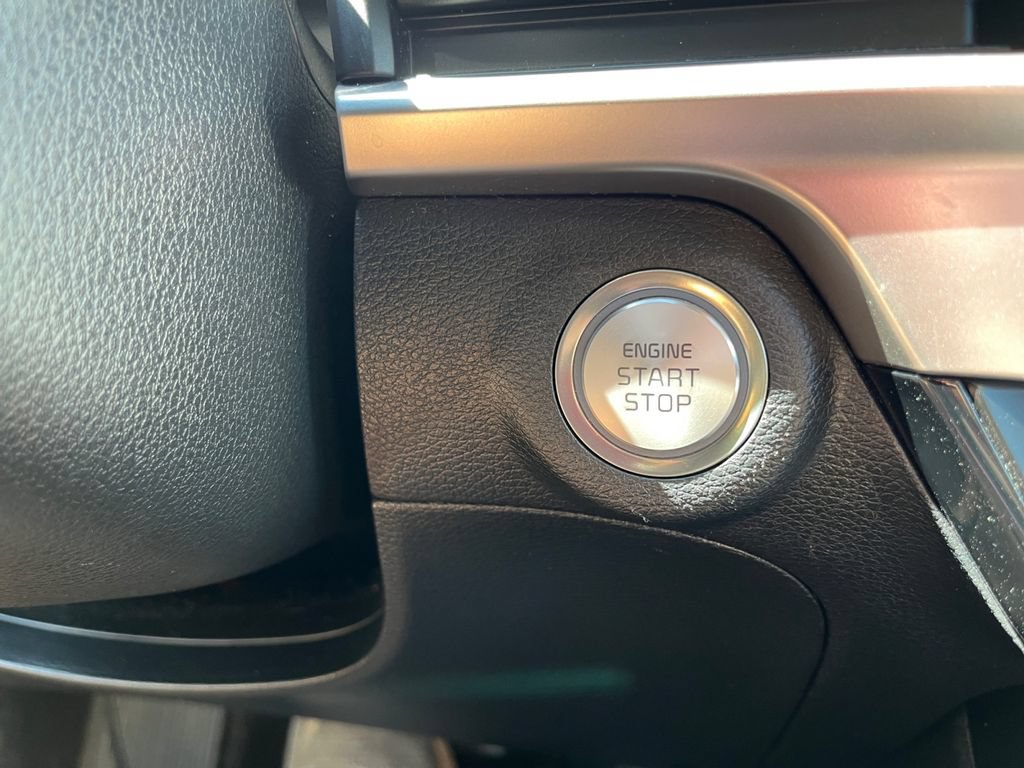 Used 2025 Kia Telluride S AWD/4WD image 19