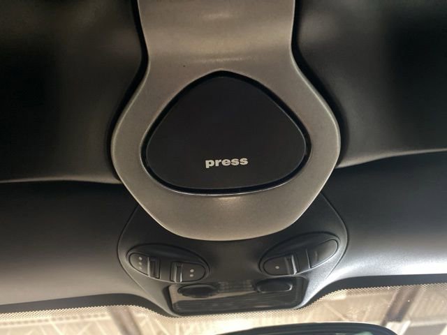Used 2005 Porsche Boxster RWD image 16