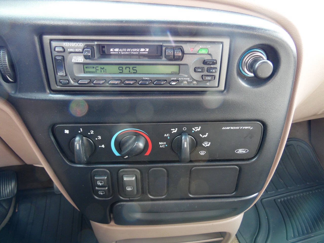 Used 1995 Ford Windstar LX FWD image 38
