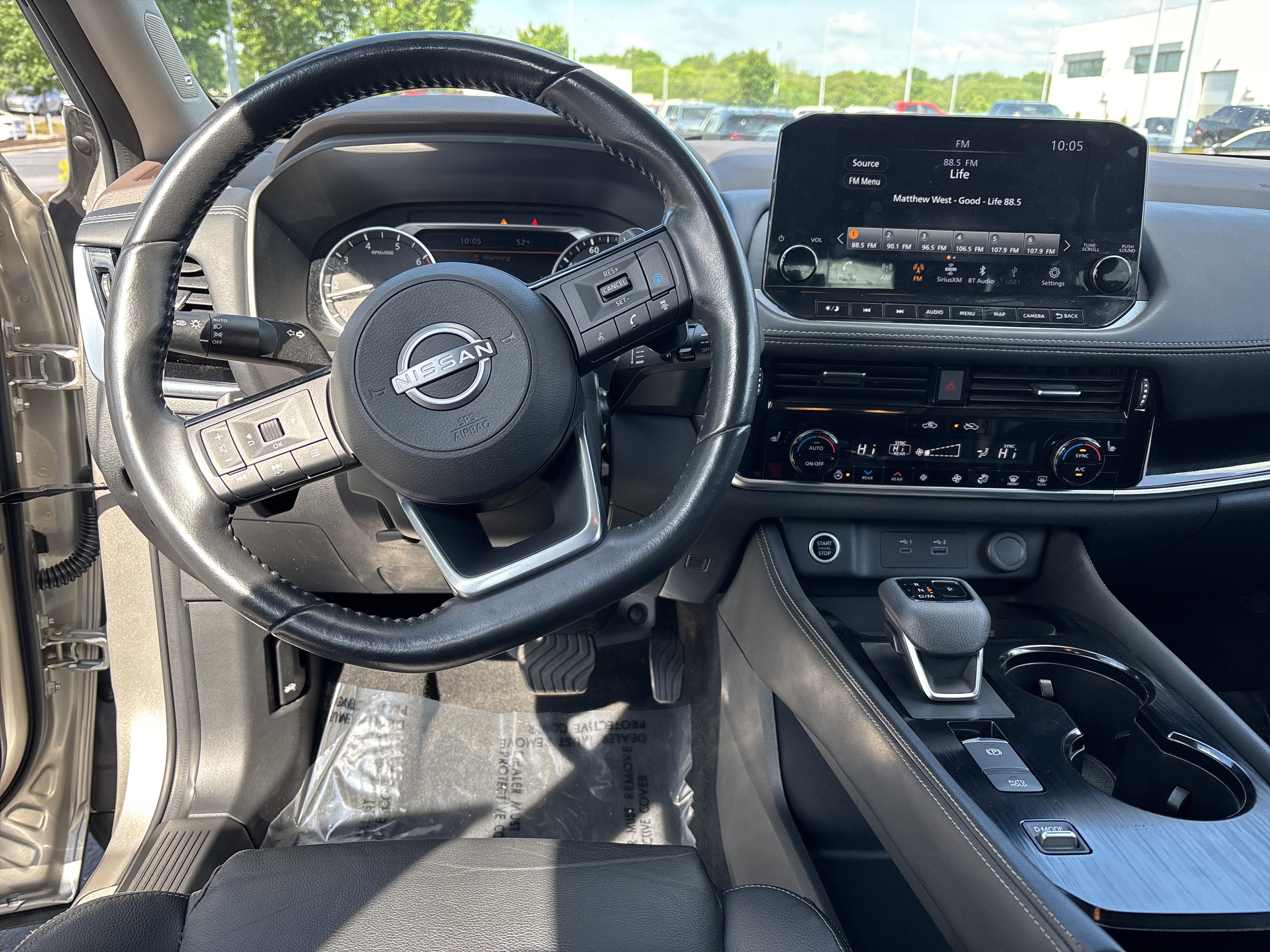 Used 2023 Nissan Rogue SL w/ SL Premium Package FWD image 16