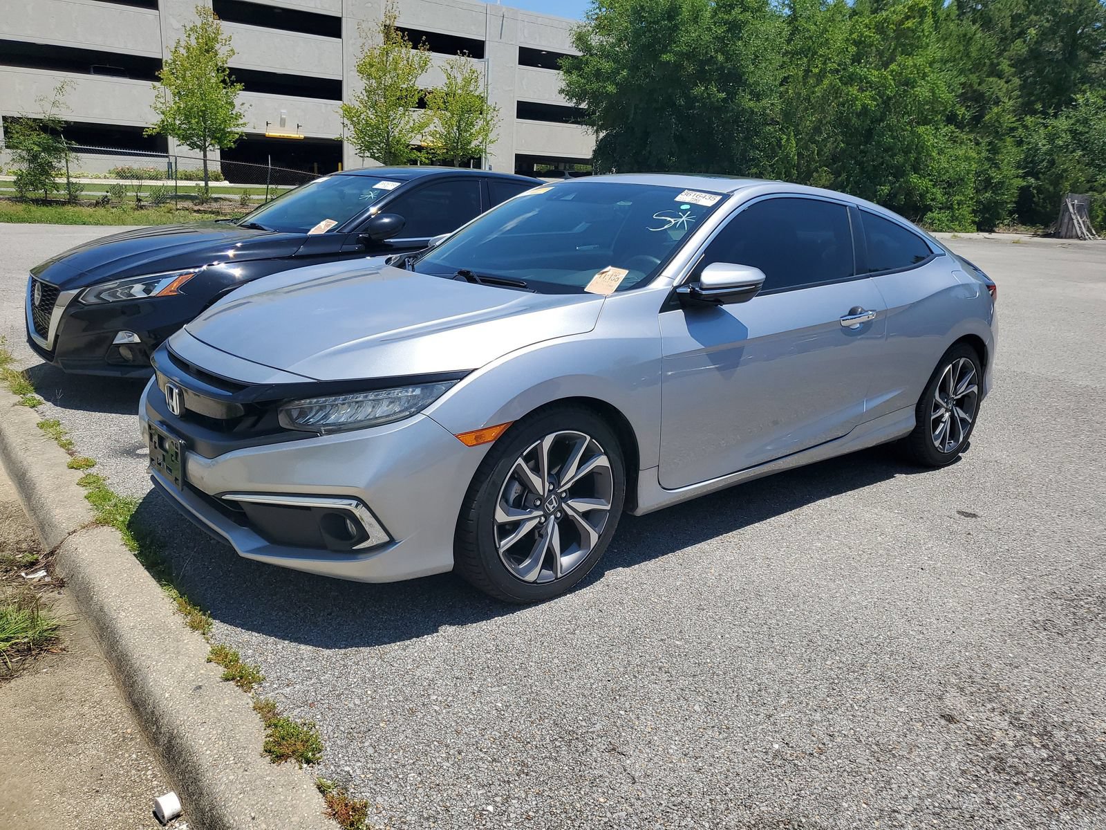 Used 2019 Honda Civic Touring image 2