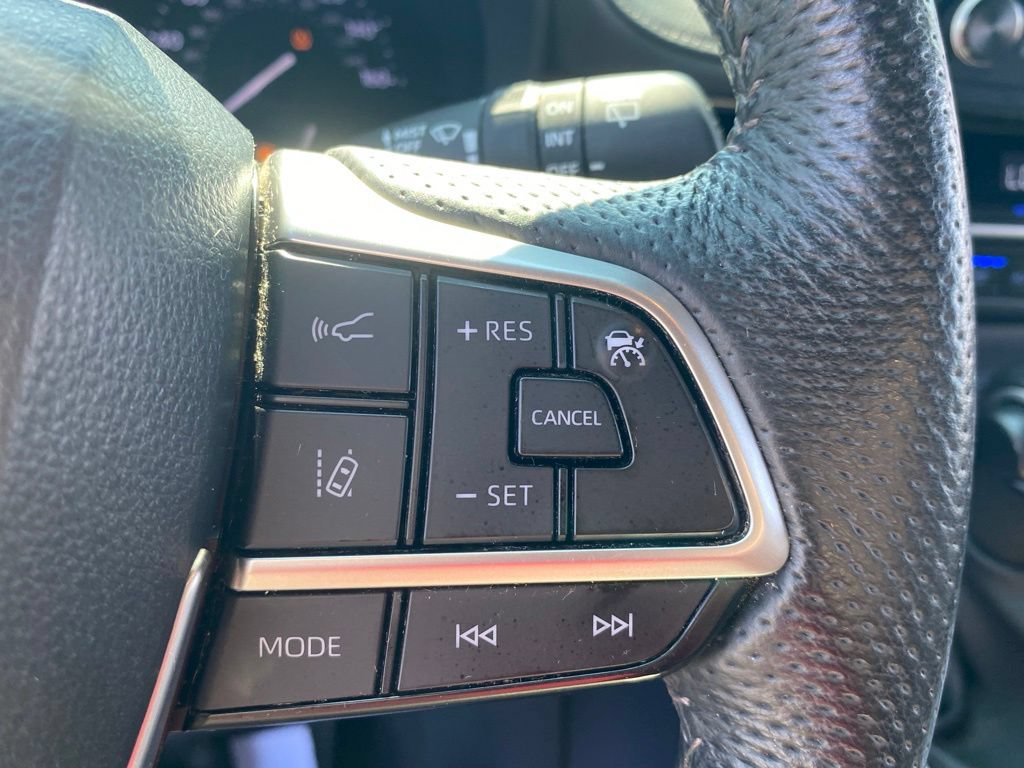 Used 2023 Toyota Sienna XSE FWD image 26