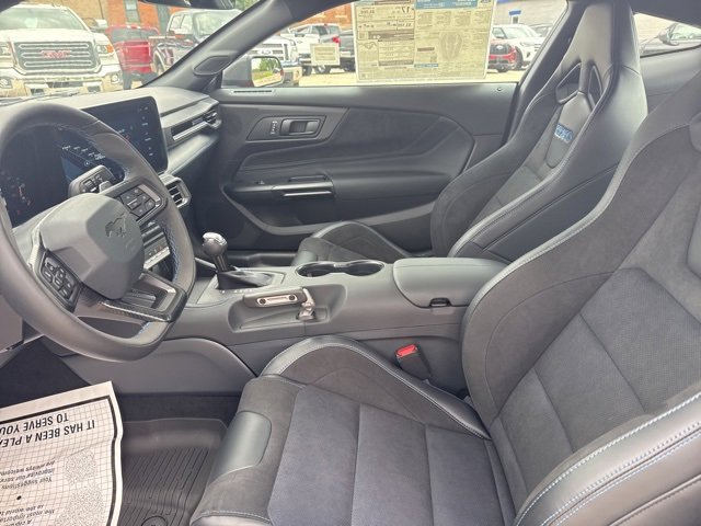 New 2025 Ford Mustang Dark Horse image 10