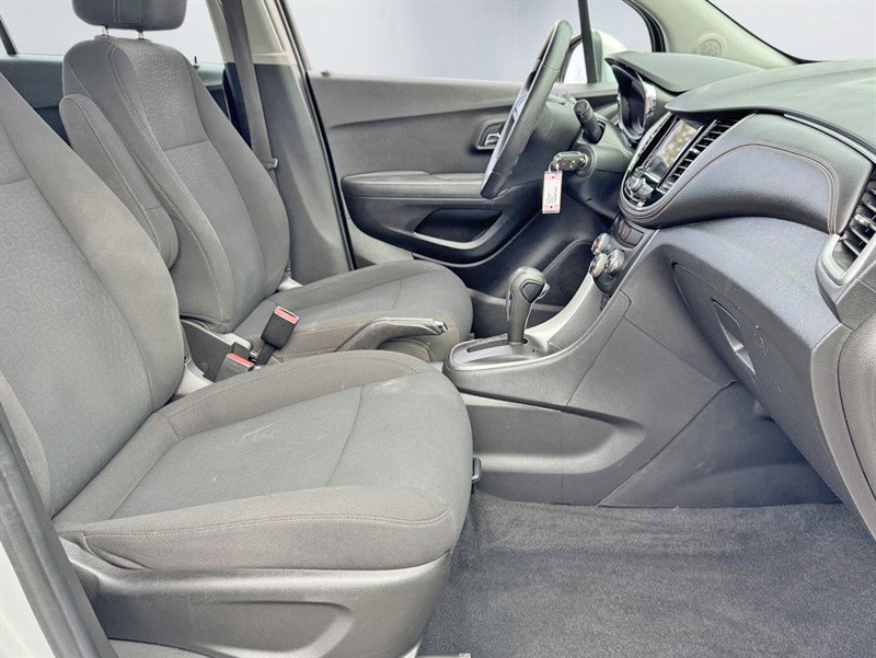 Used 2018 Chevrolet Trax LS AWD/4WD image 19