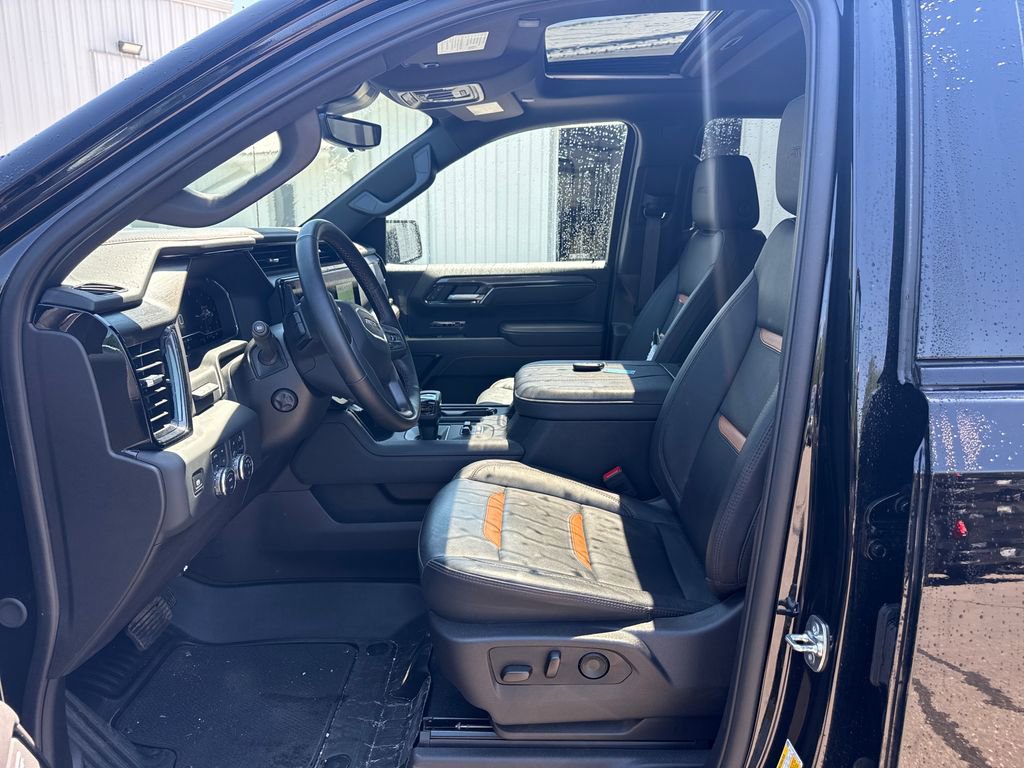 Used 2025 GMC Sierra 1500 AT4 w/ AT4 Premium Package AWD/4WD image 7