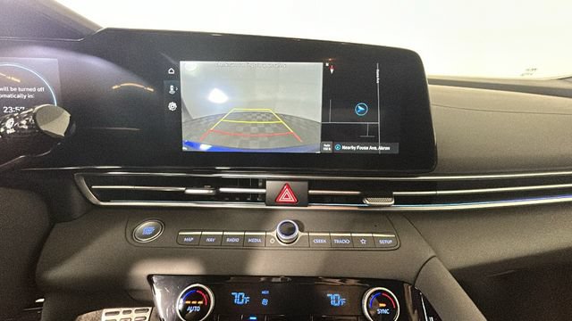 Certified 2025 Hyundai Elantra SEL FWD image 24