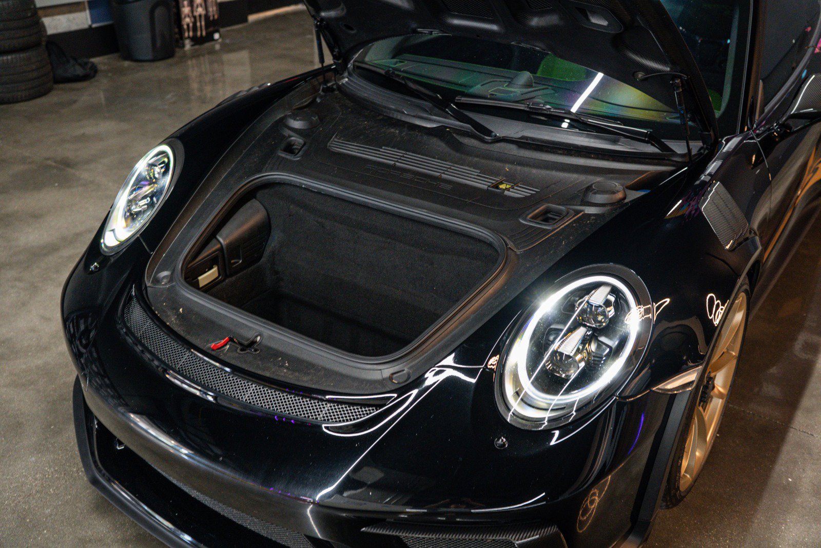 Used 2019 Porsche 911 GT3 RS w/ Weissach Package RWD image 25