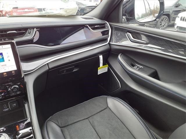 New 2022 Jeep Grand Cherokee Trailhawk w/ Advanced Protech Group II image 15