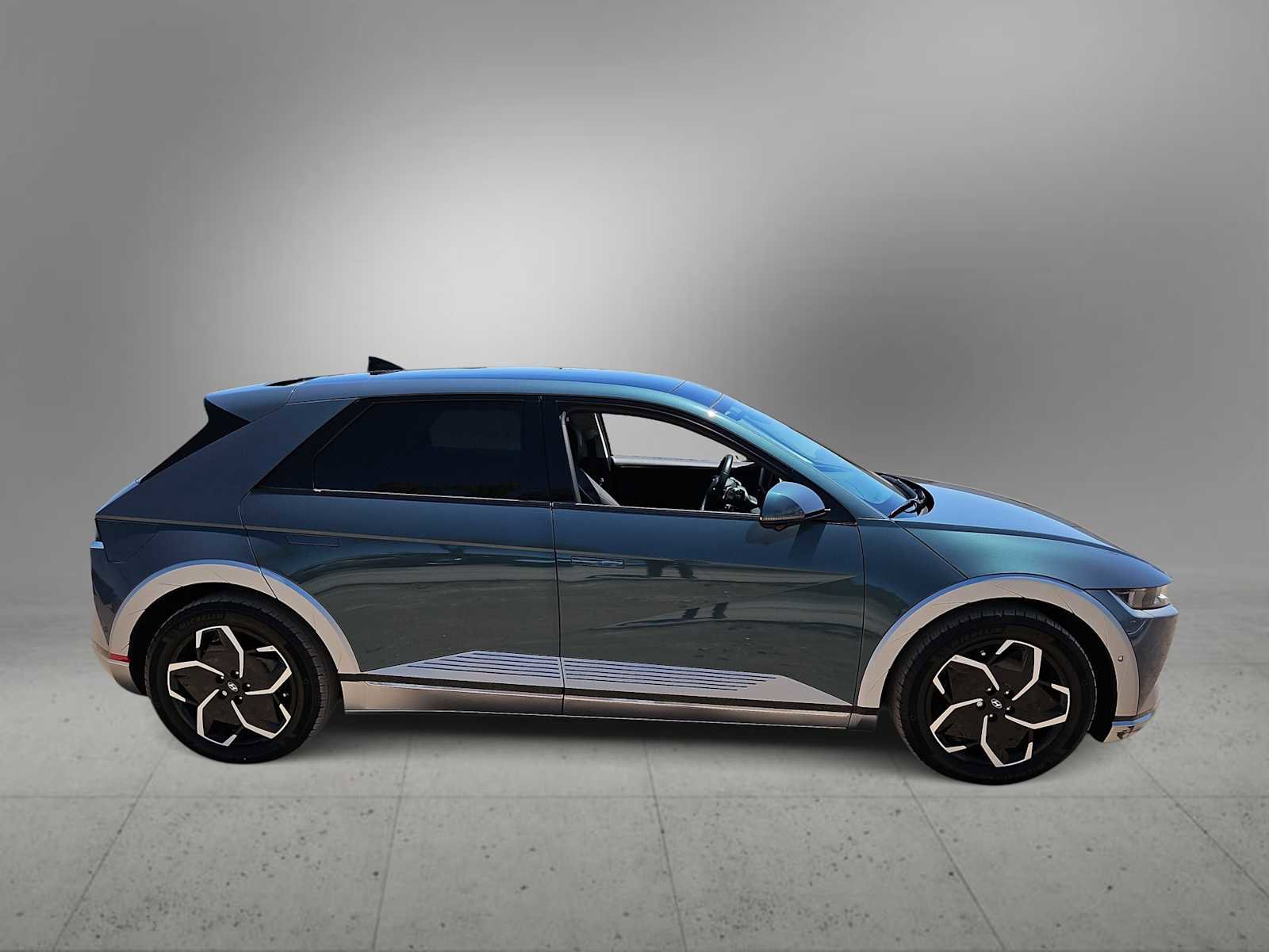 Certified 2024 Hyundai Ioniq 5 Limited RWD image 9