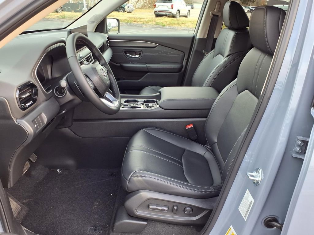 New 2026 Honda Pilot Touring image 12
