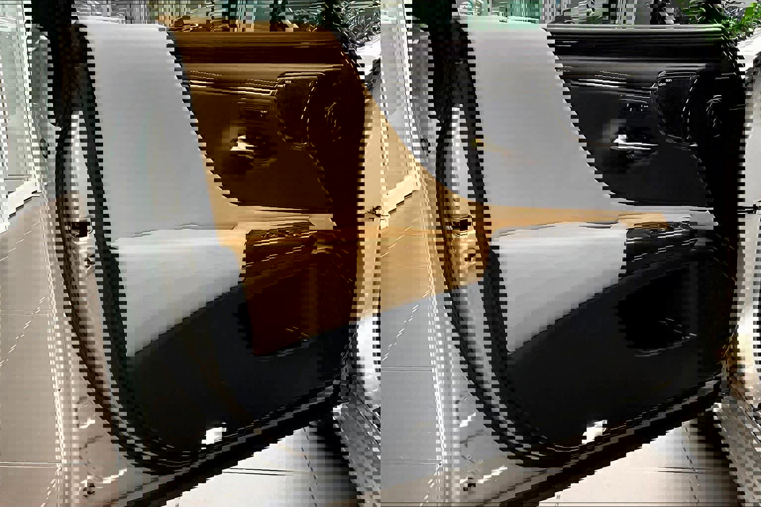 Used 2021 Lexus ES 300h w/ Premium Package image 21