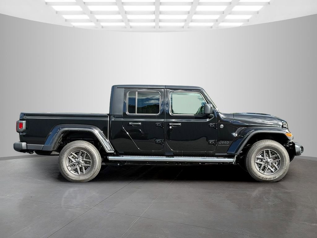 New 2025 Jeep Gladiator Sport image 4