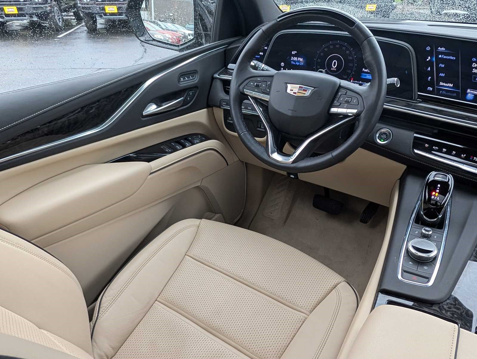 Used 2024 Cadillac Escalade Premium Luxury w/ LPO, Floor Liner Package AWD/4WD image 9