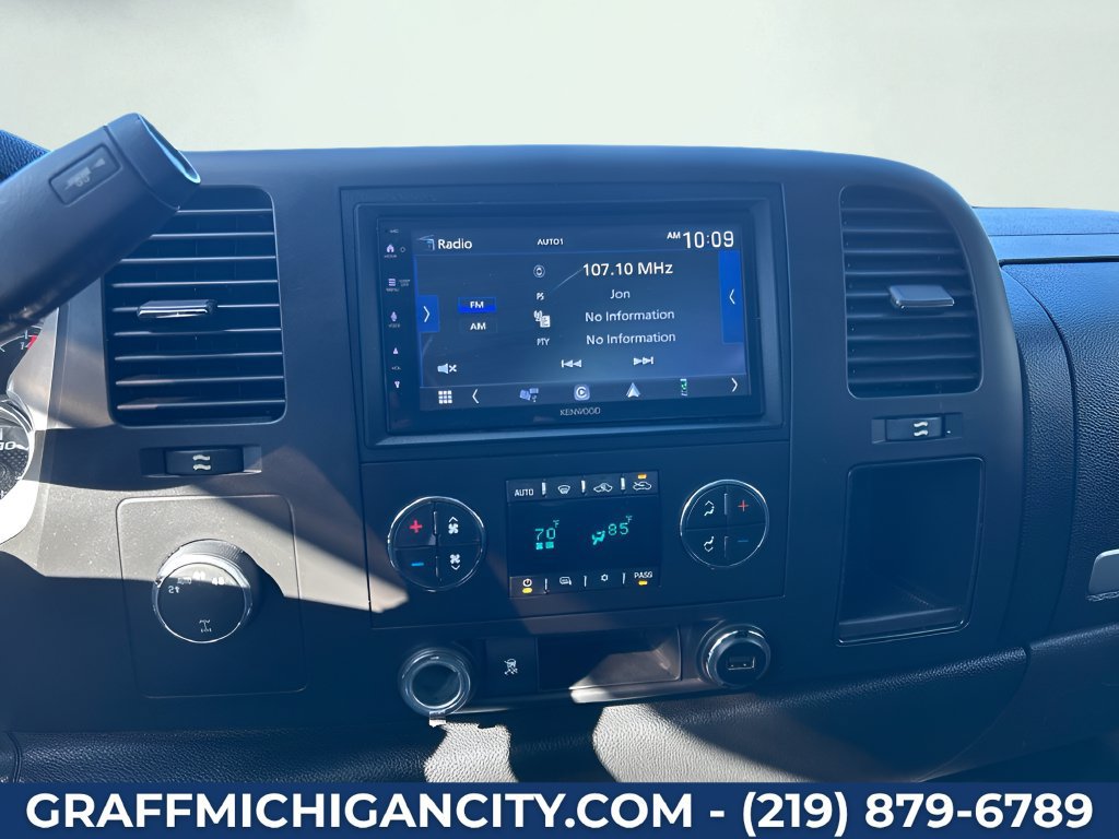 Used 2011 Chevrolet Silverado 1500 LT w/ All-Star Edition AWD/4WD image 21