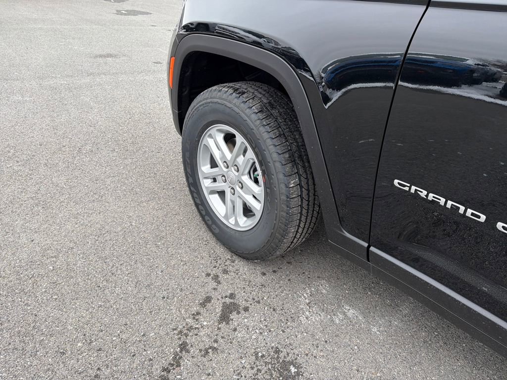 New 2025 Jeep Grand Cherokee Laredo image 24