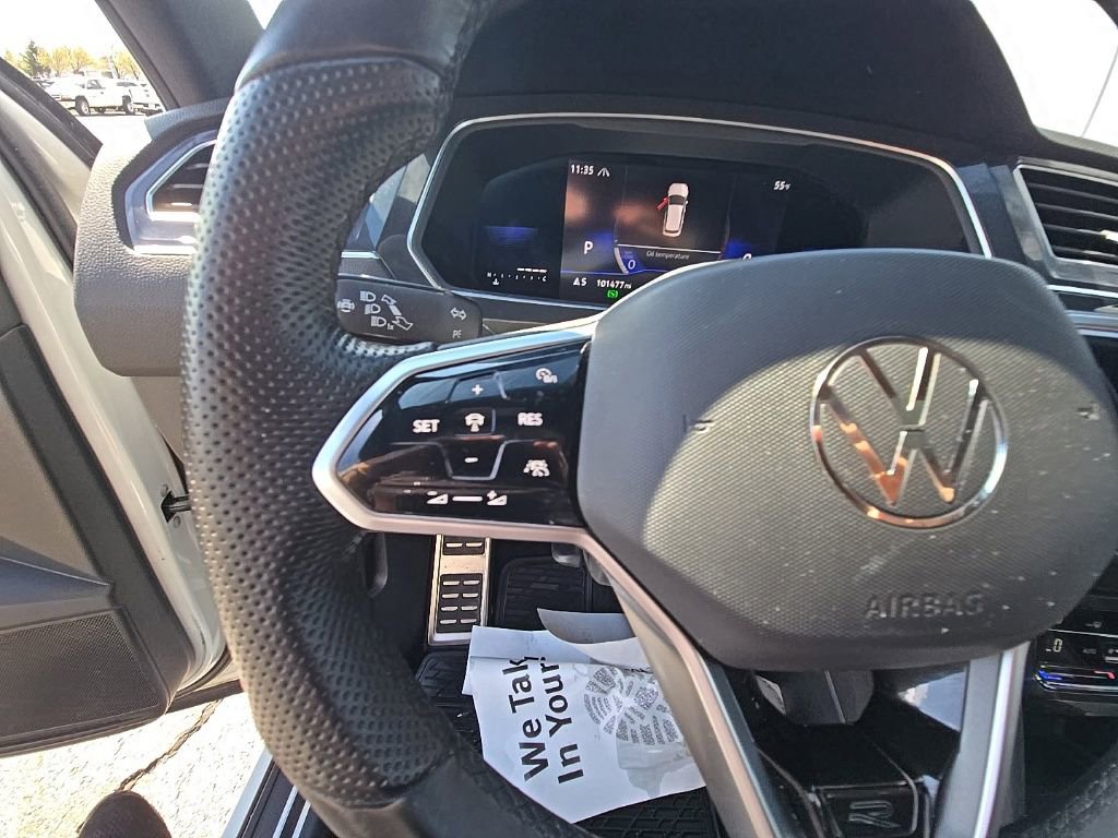 Used 2022 Volkswagen Tiguan SE R-Line AWD/4WD image 18
