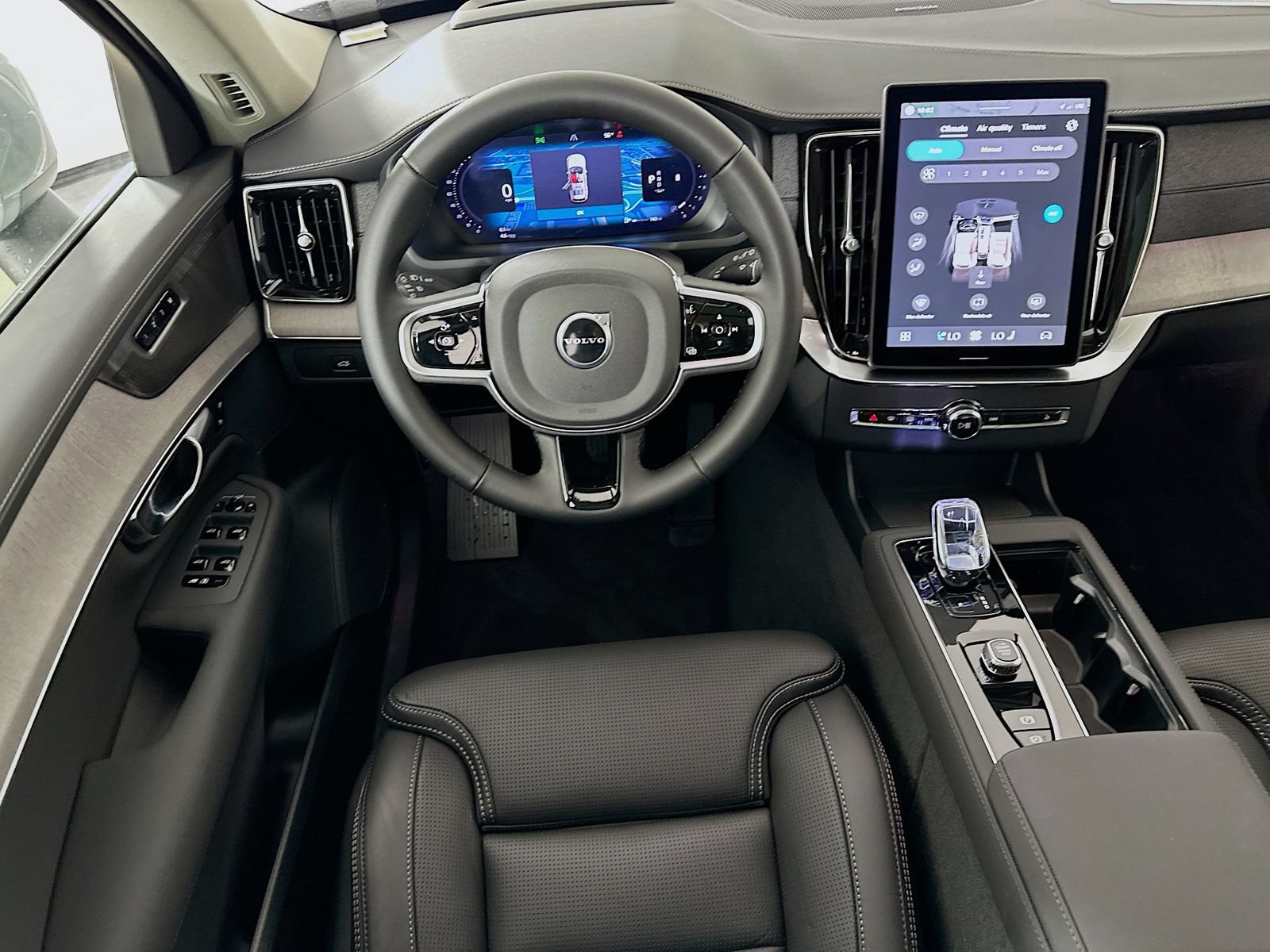 New 2026 Volvo XC90 B6 Ultra w/ Protection Package AWD/4WD image 14