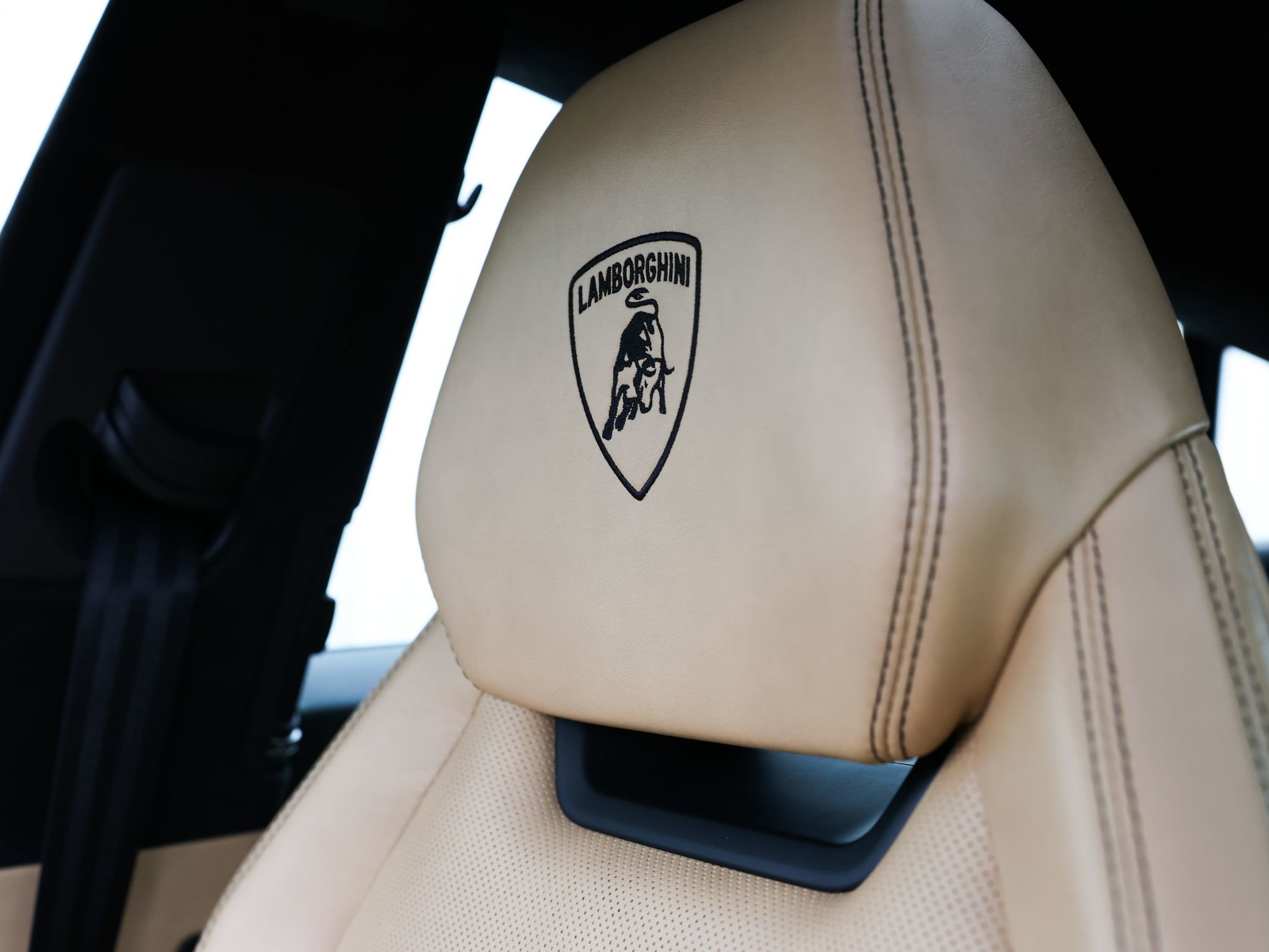Used 2019 Lamborghini Urus image 20