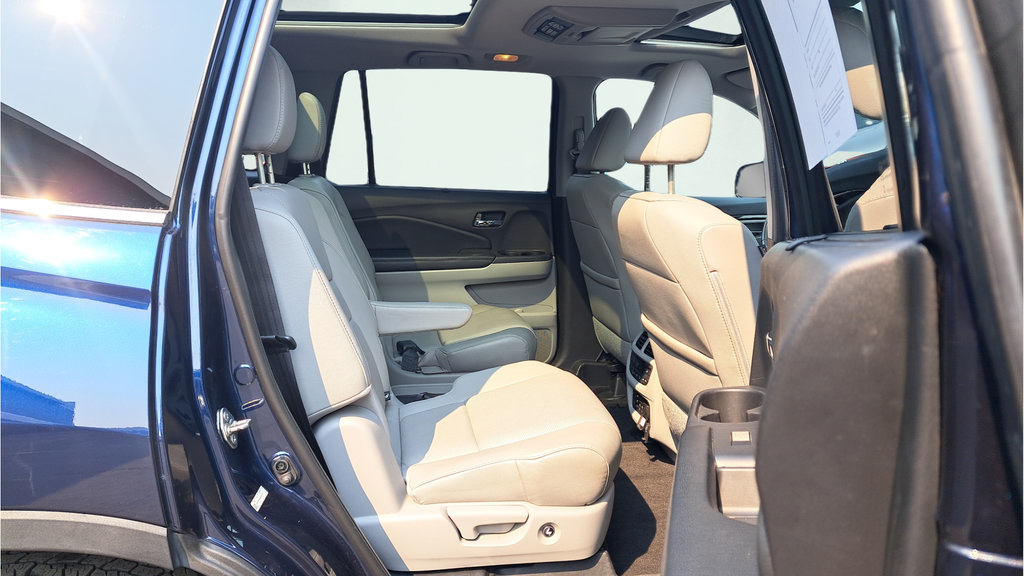 Used 2016 Honda Pilot Elite image 14