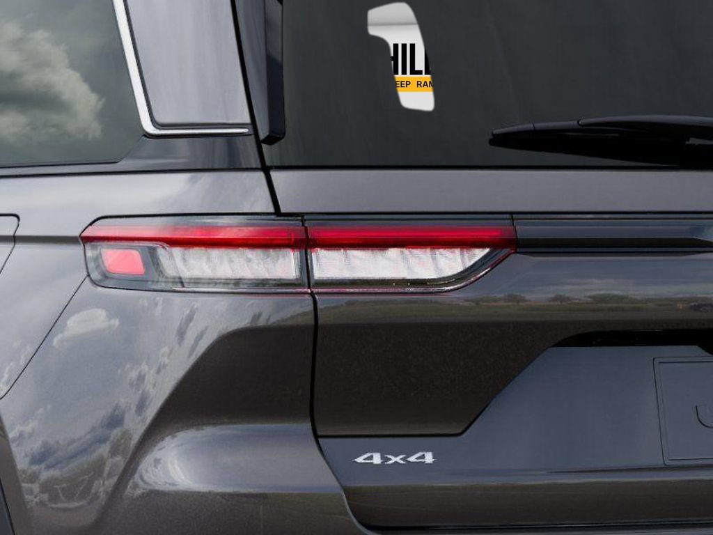 New 2025 Jeep Grand Cherokee Laredo X w/ Luxury Tech Group I AWD/4WD image 9