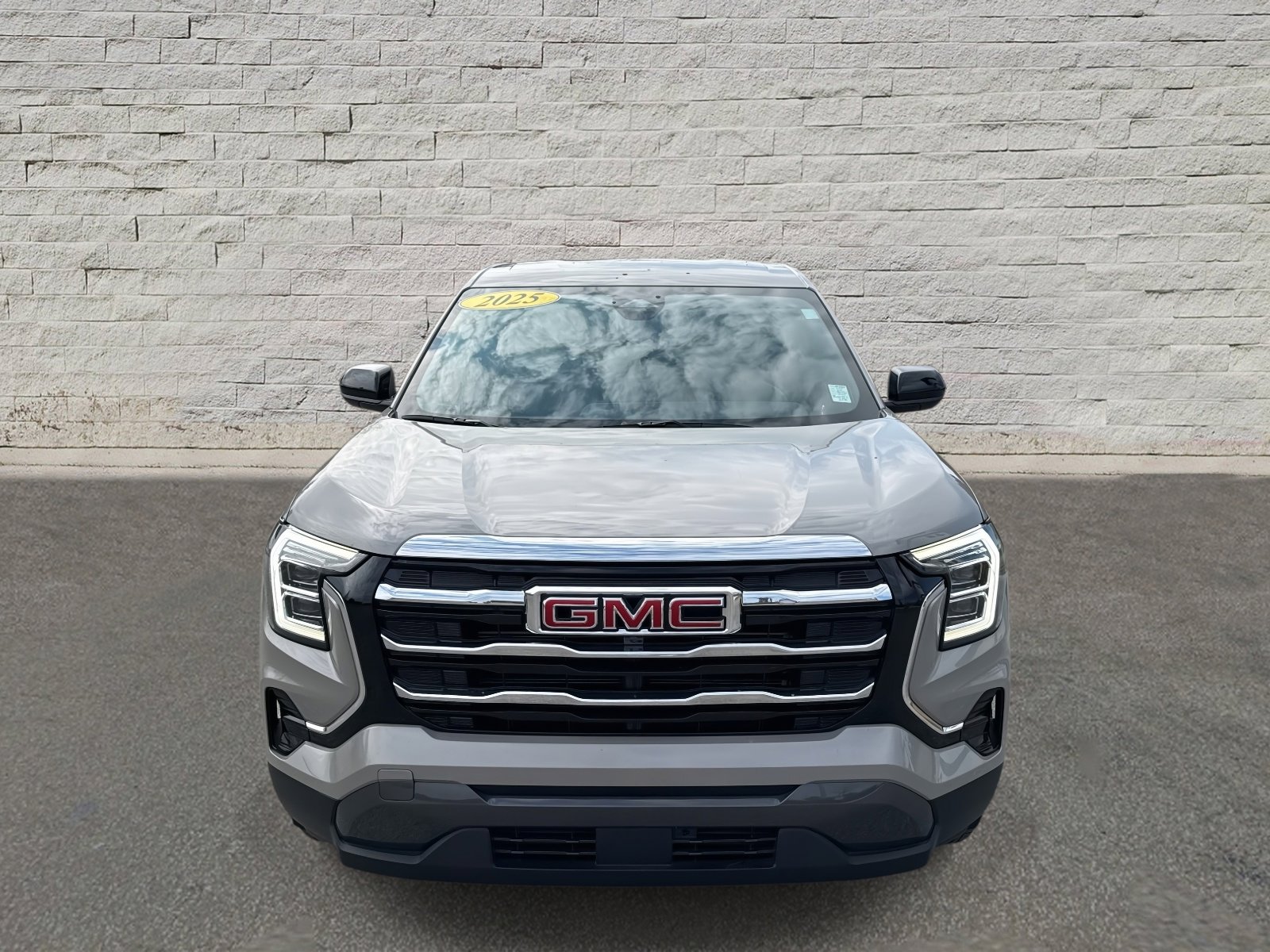 Used 2025 GMC Terrain Elevation image 2