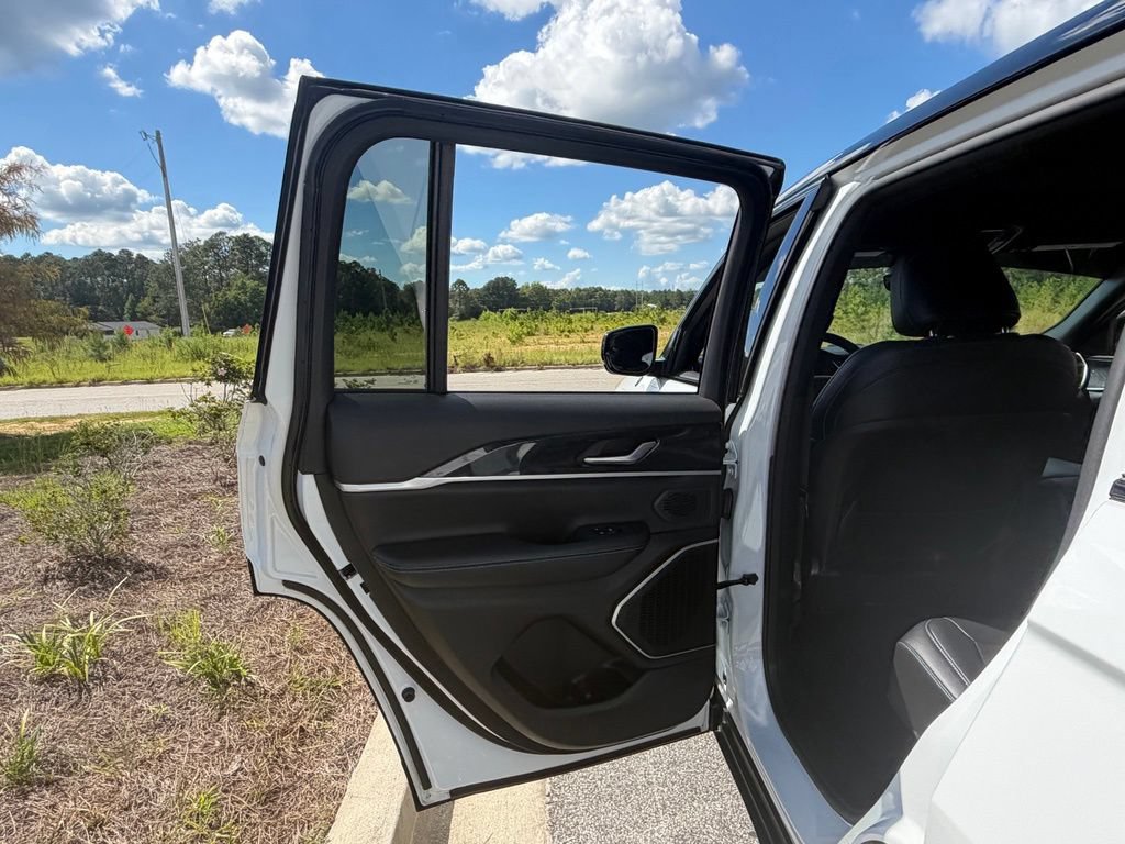 Used 2024 Jeep Grand Cherokee Trailhawk AWD/4WD image 54