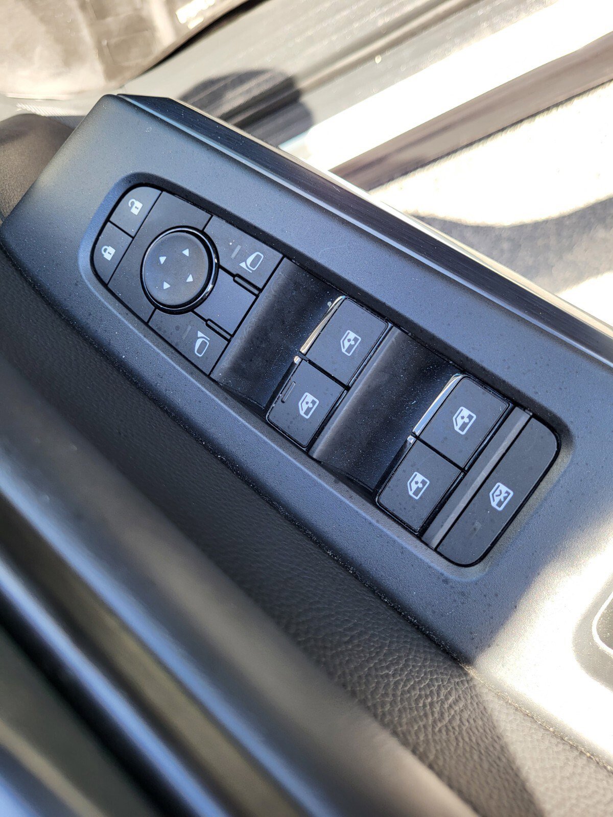 Used 2025 Nissan Pathfinder Rock Creek AWD/4WD image 18
