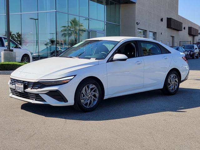 Certified 2026 Hyundai Elantra Hybrid FWD image 2