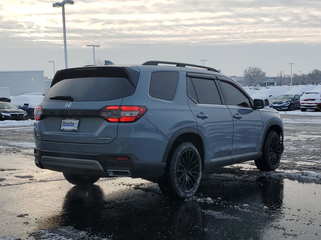 Used 2023 Honda Pilot Touring image 7