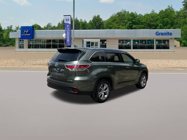 Used 2015 Toyota Highlander XLE AWD/4WD image 8
