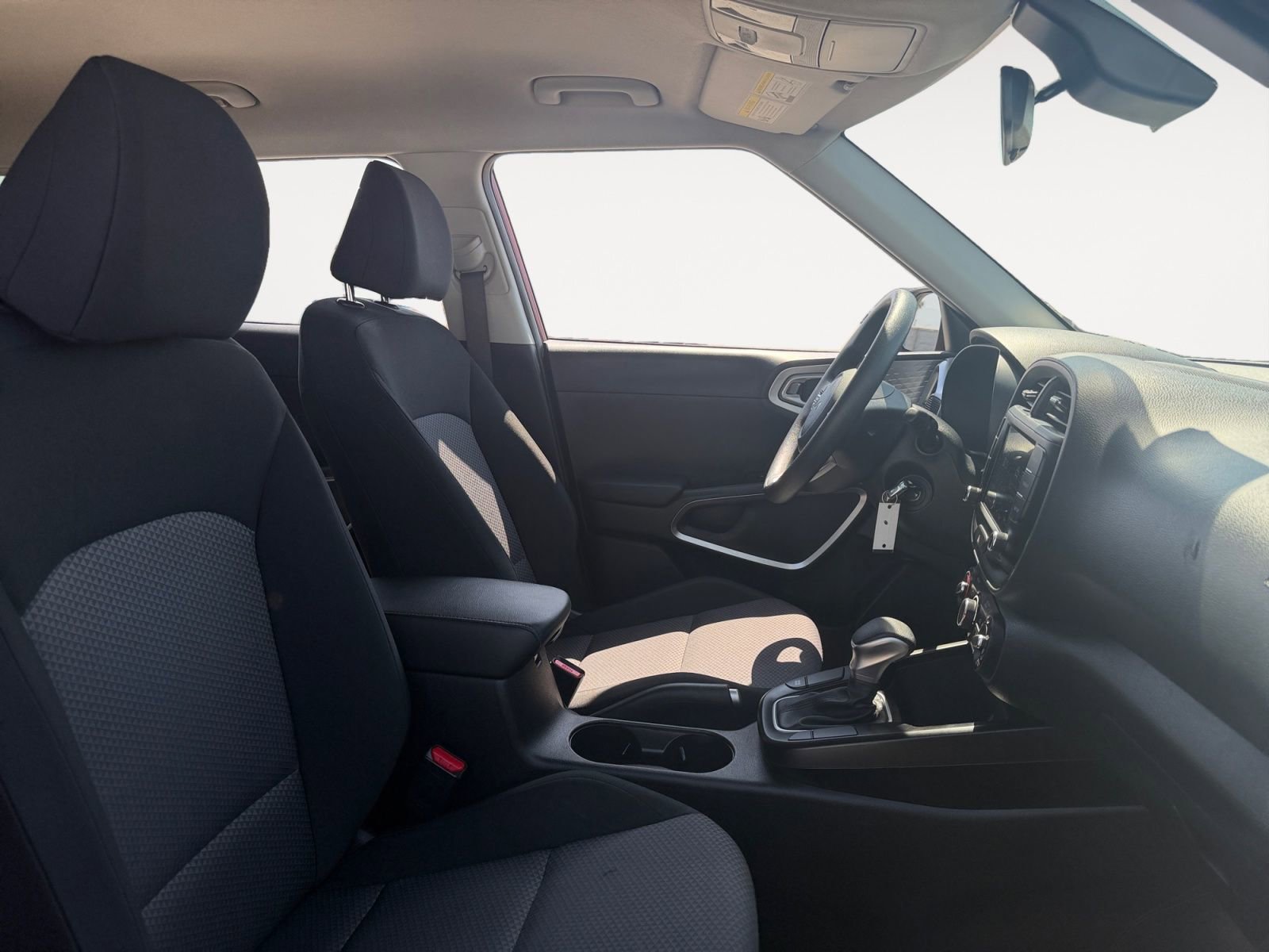 Used 2025 Kia Soul LX FWD image 15