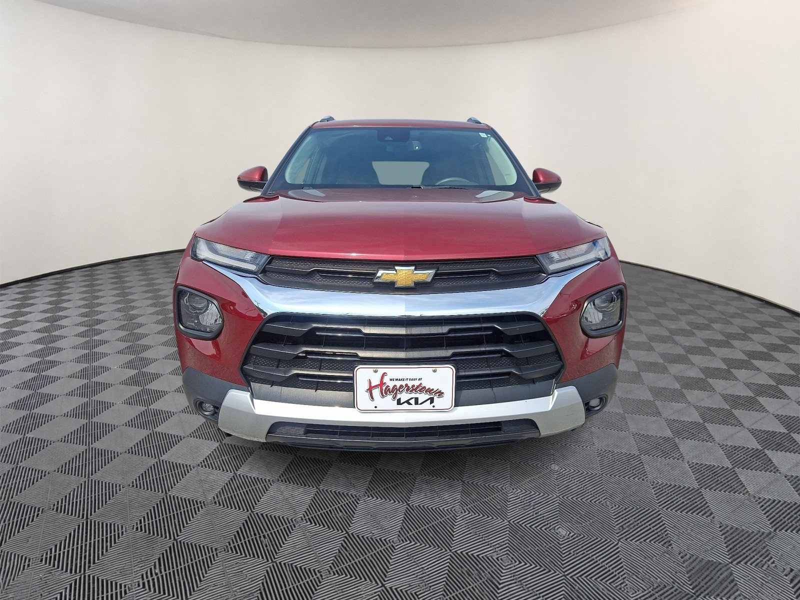 Used 2023 Chevrolet TrailBlazer LT w/ Convenience Package FWD image 2