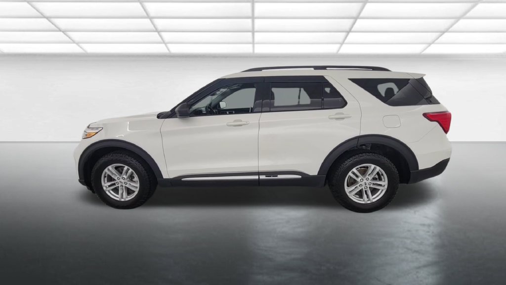 Certified 2024 Ford Explorer XLT w/ Equipment Group 202A AWD/4WD image 5